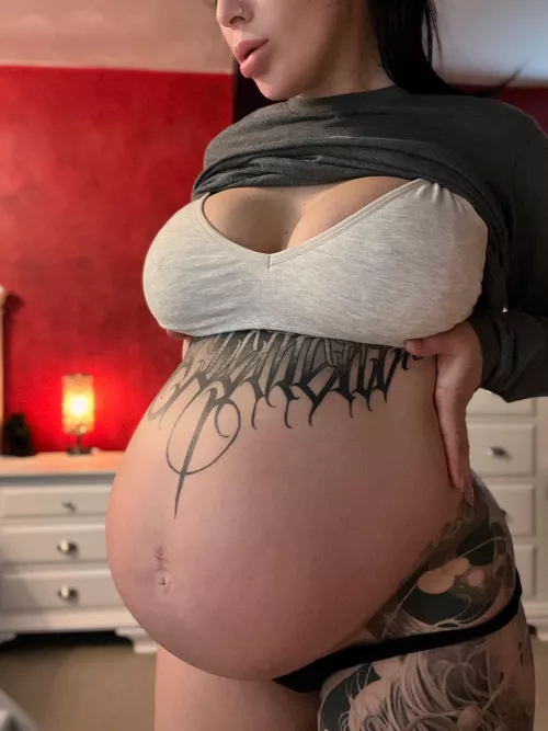 Would you consider my 38 week belly too big to be on top of you? by raginpigletxx