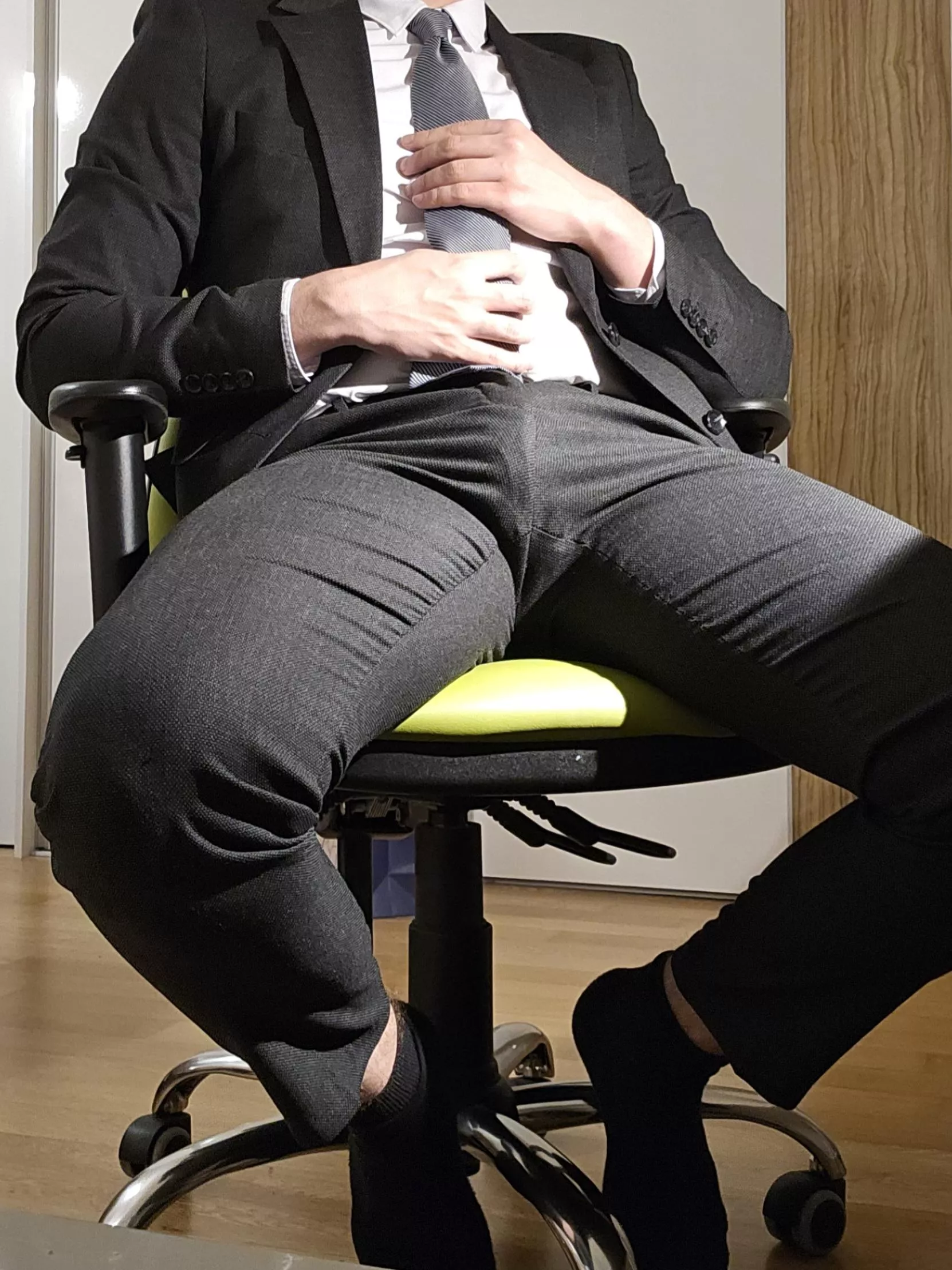 Would you let a suited guy fuck you posted by uporabnik1234