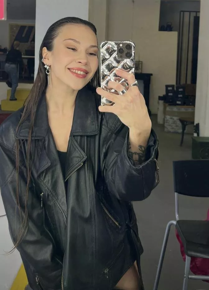 Would you use your teeth to take my panties off? posted by anakarina1236so