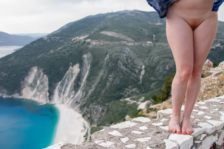 You enjoy the view, babe? by GingerAle36