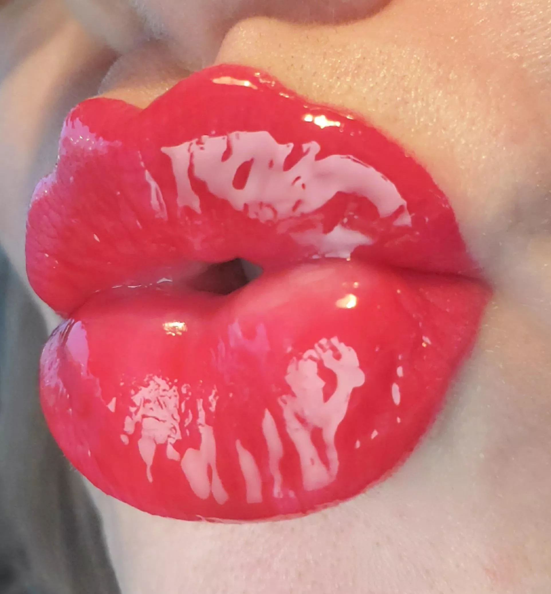 You'll see your reflection as you lean in for your kiss posted by luvtheselipz