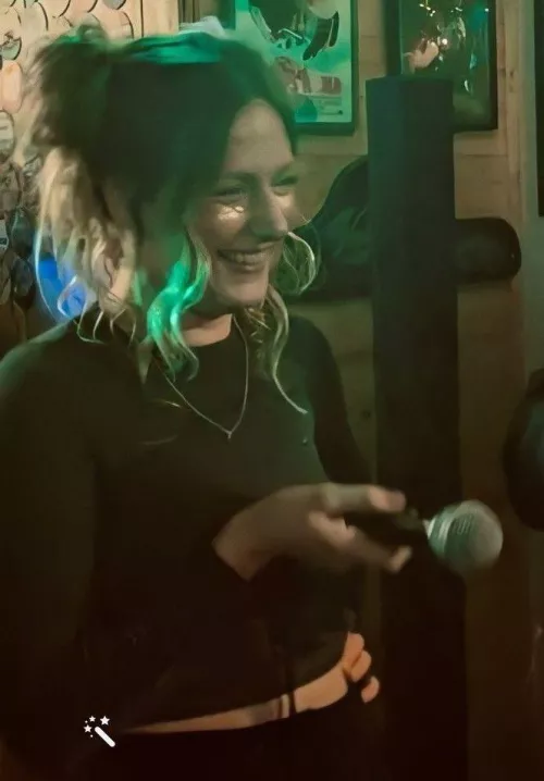 38 UK [MF4M] Mrs is looking for some attention, comment or dm by CuckySussex