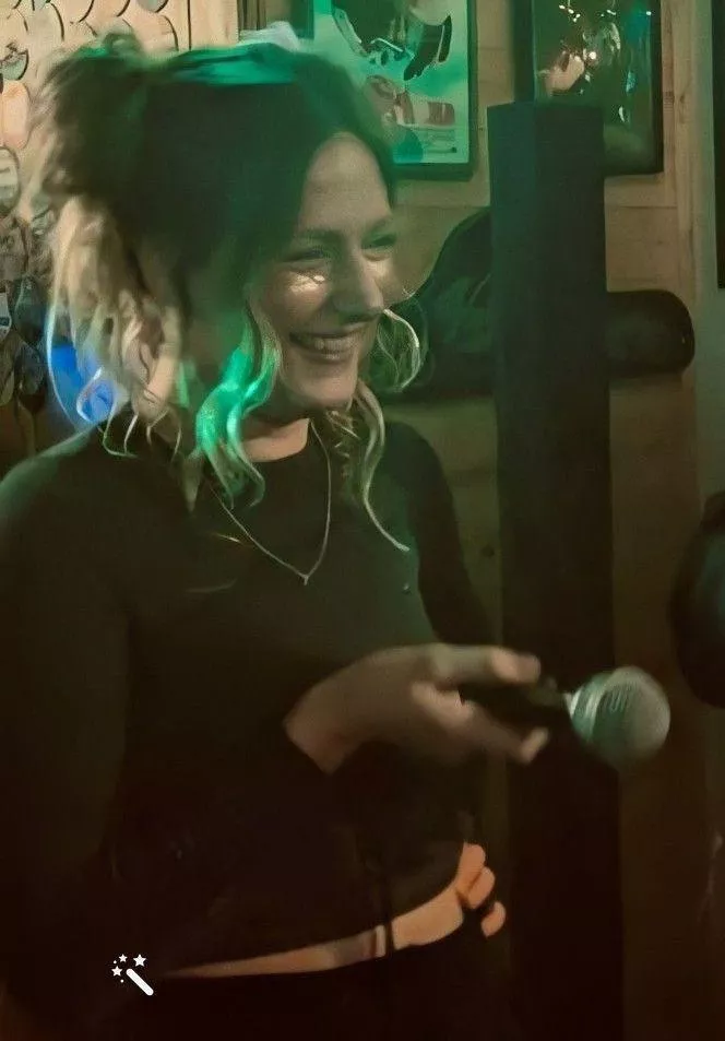 38 UK [MF4M] Mrs is looking for some attention, comment or dm posted by CuckySussex