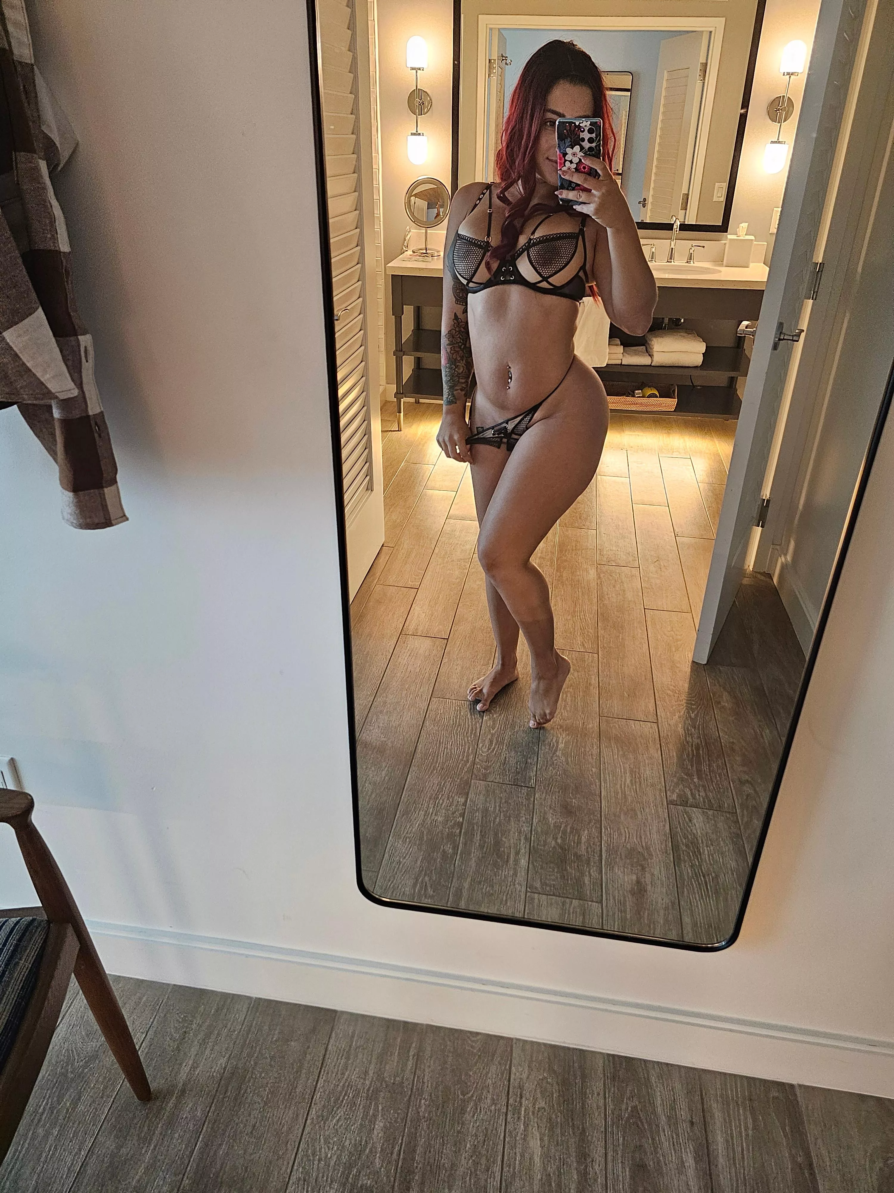 4 kids later- I think I still look quite delicious. Let me know if you agree posted by daphne_63