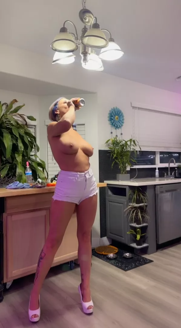 A married woman invited u for a drink like this, would u accept it ;) F41 posted by Chanel_Richard