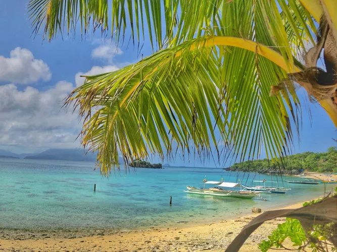 A tiny beach in a tiny island by saney-oh