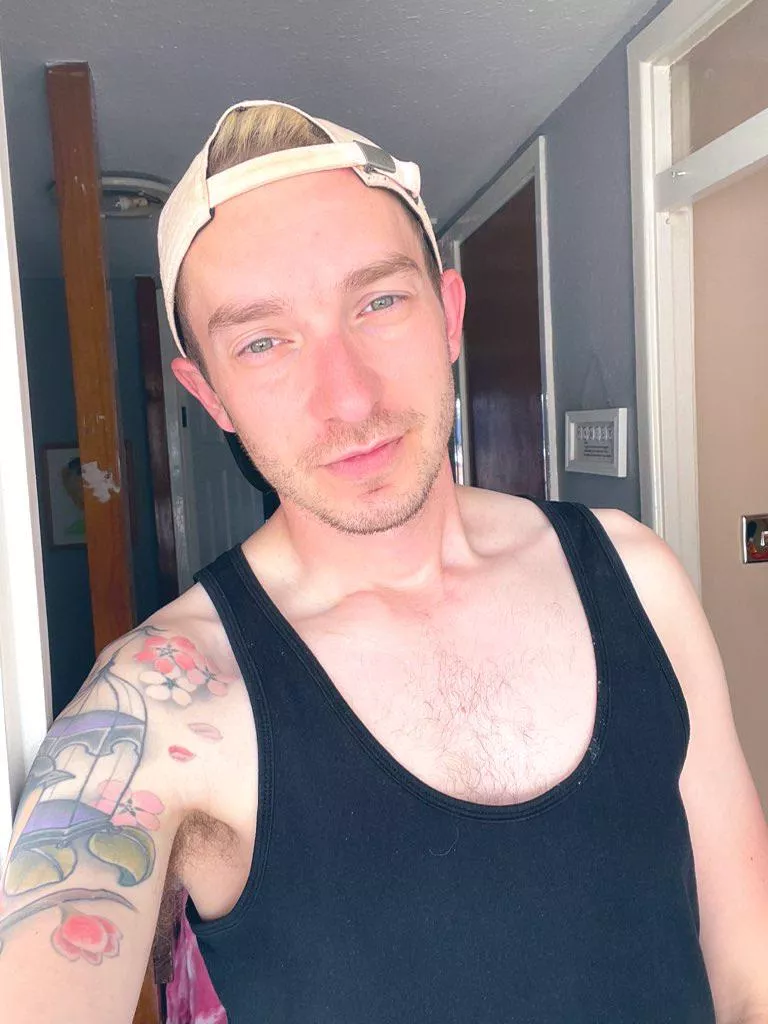 Afternoon guys, hope you’re all having a great day ☺️ posted by mechanicalotter90