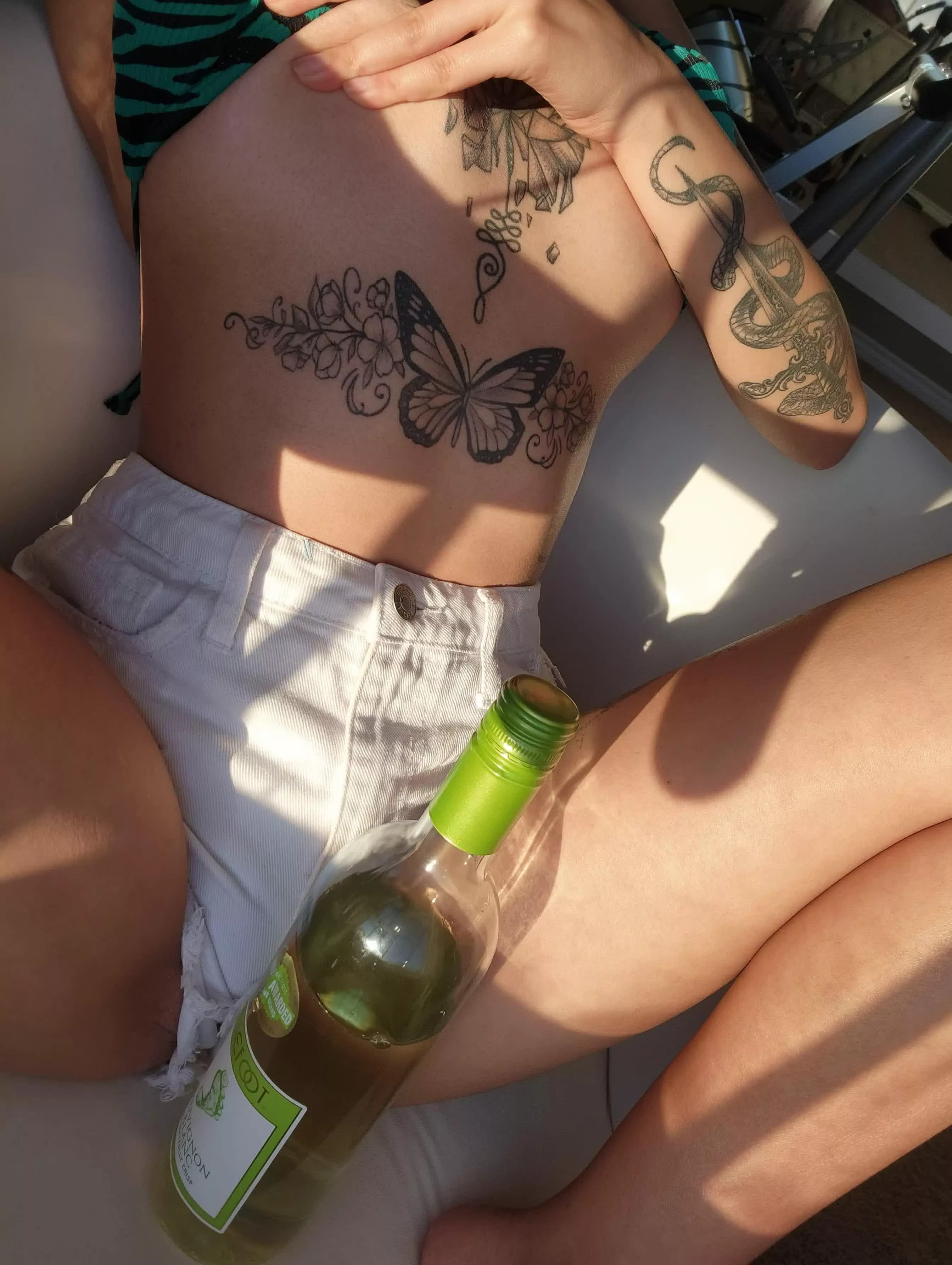 All I can offer is all you can eat pussy.. you in.. posted by Stella-Reeves