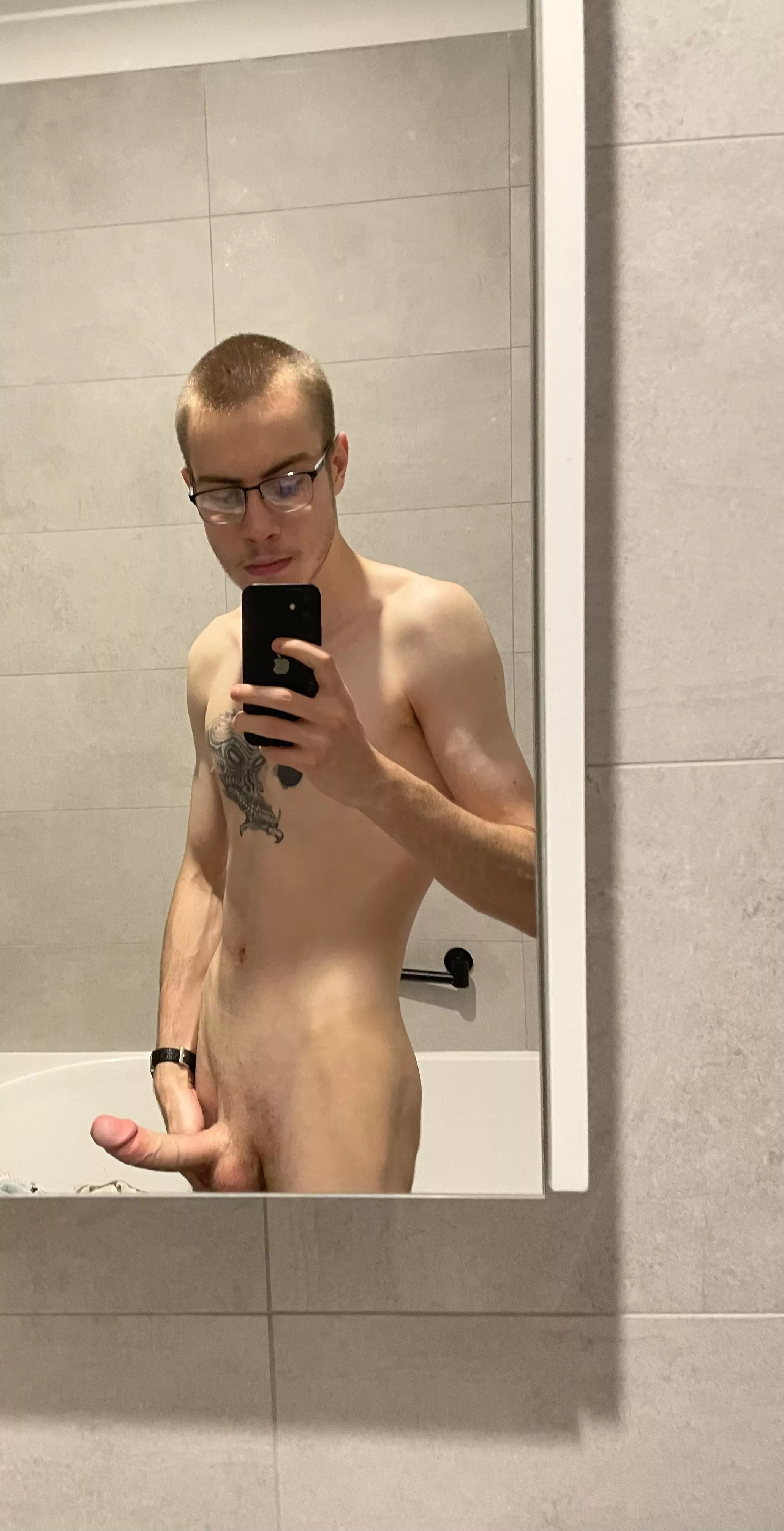 Am I hot? posted by Yourroldddroogg