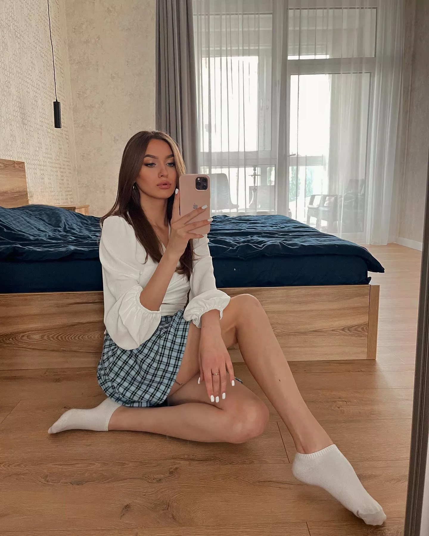 Angel in white socks [F] posted by basegvd