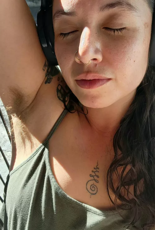 Armpits need sunbathing too by LaHippieLoca