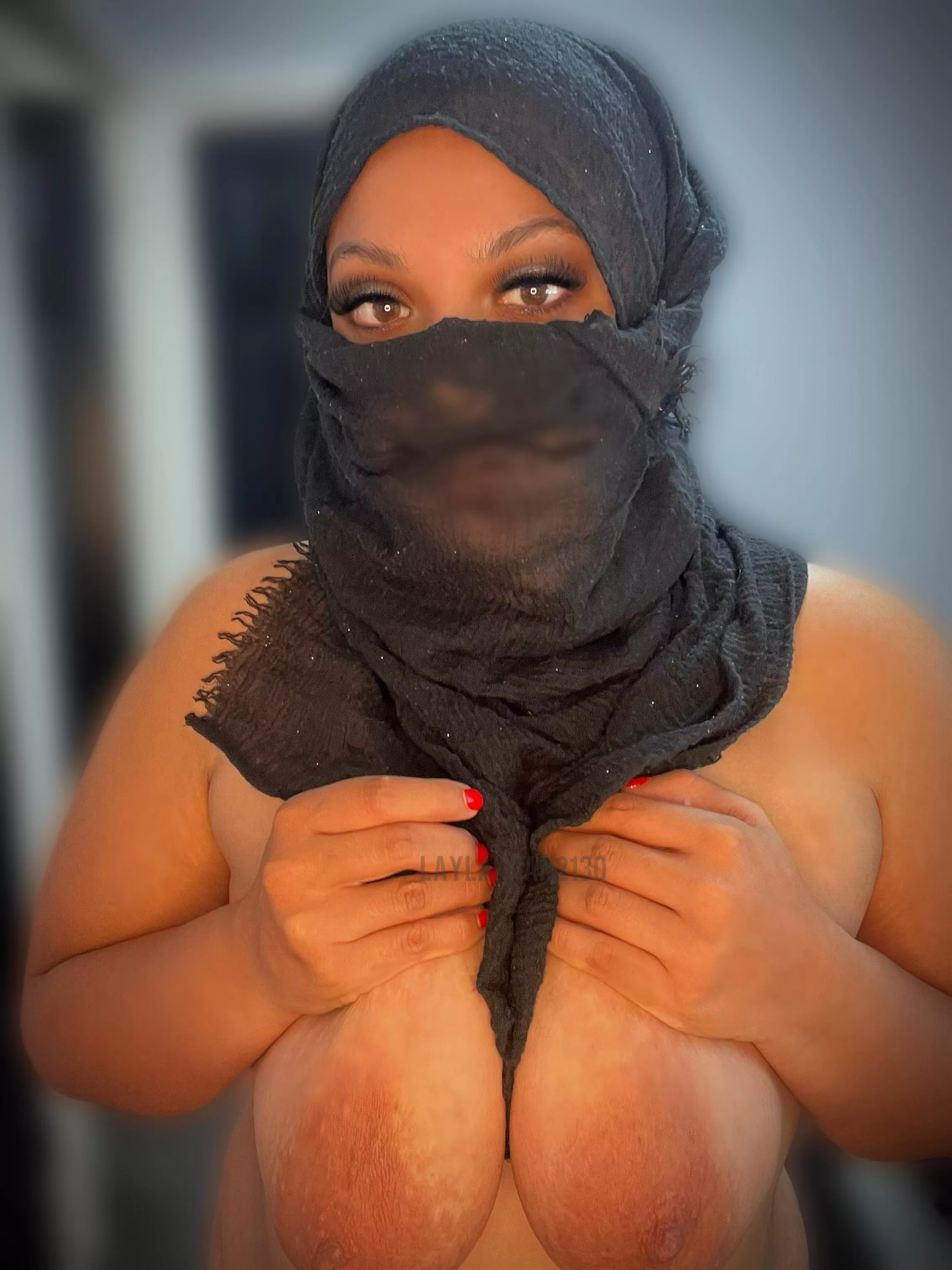 Bless me with your cum and cash (F) posted by laylakhan2130