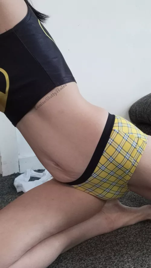 British brunette MILF [44F] [selling] panties of all colours and styles! [UK] DM to buy 😉 by louisesluttyholes