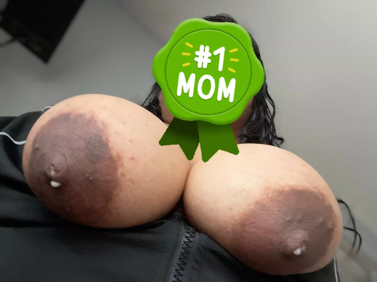 Can i be your mommy? 🥺 posted by goddesslils