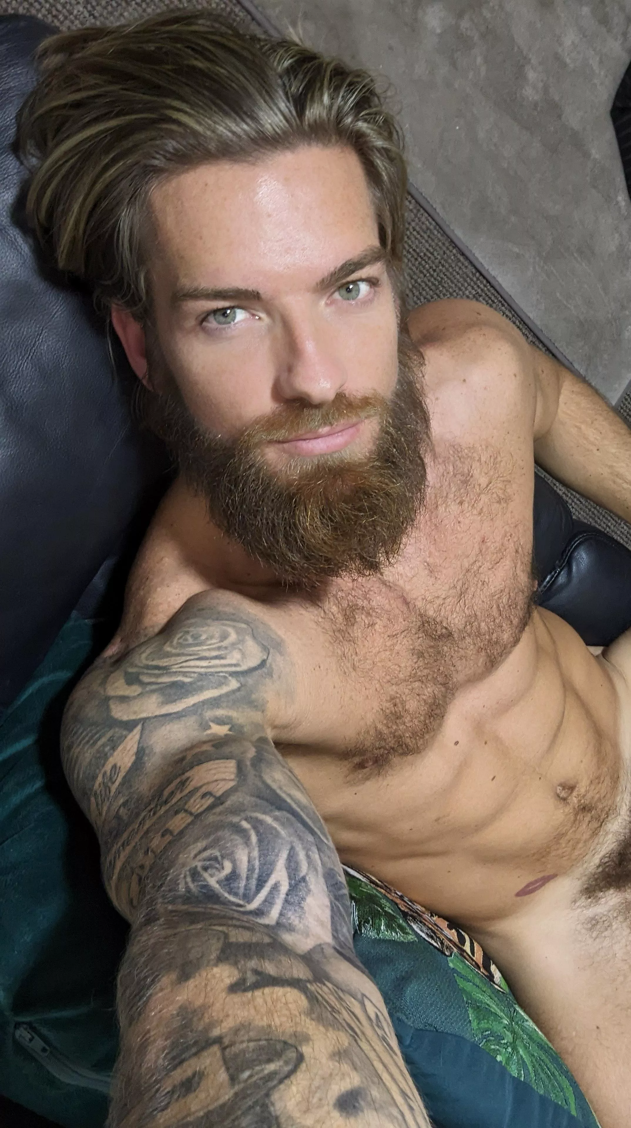 Chillin posted by sh_flex