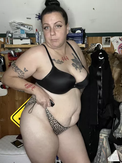 Chubby chick alert by sammyraxx