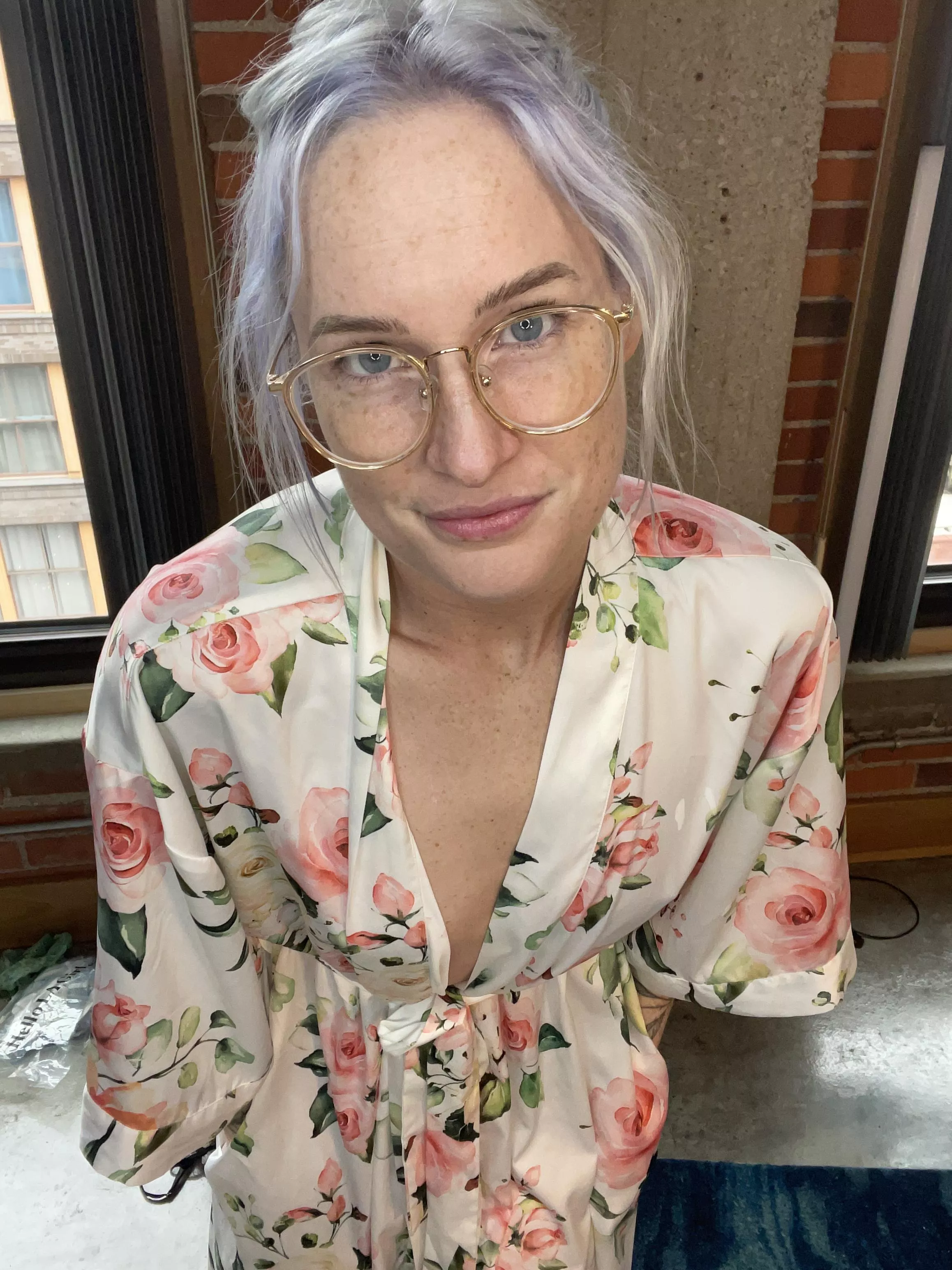 Countless Frecks + Purple/Gray Hair 🤓 posted by _MyLittlePanda_