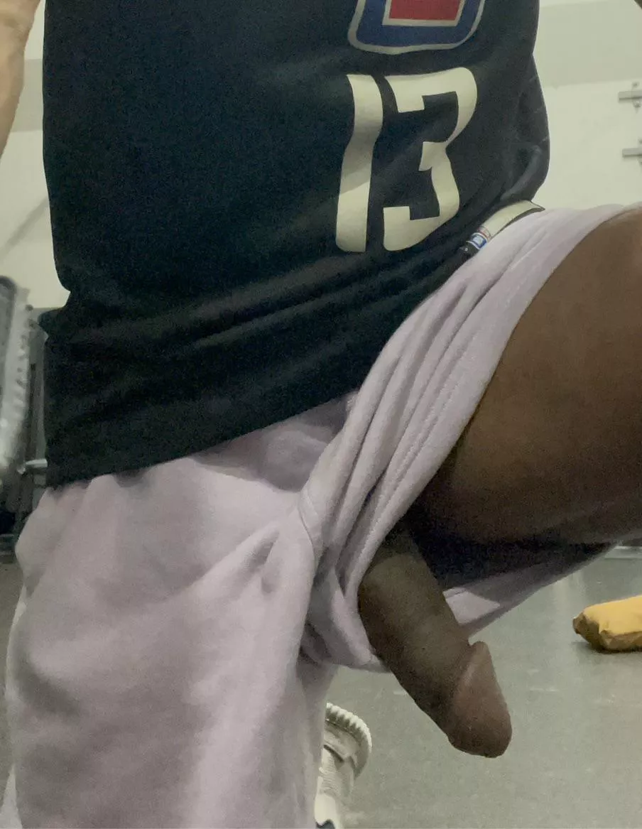 Do u need me in your gym? posted by girthbbc