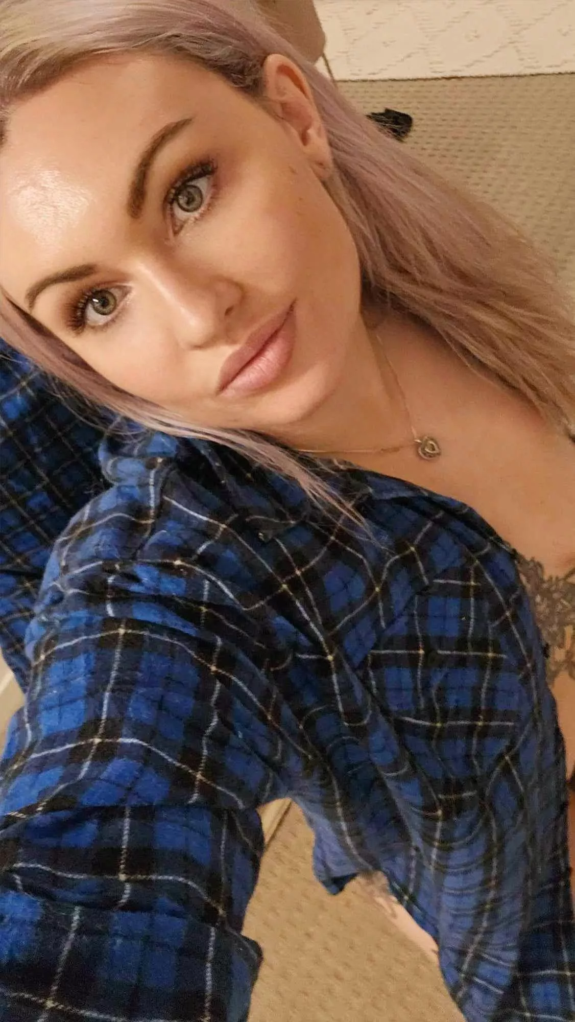 Do you like a blonde in blue? posted by xBritty_babe