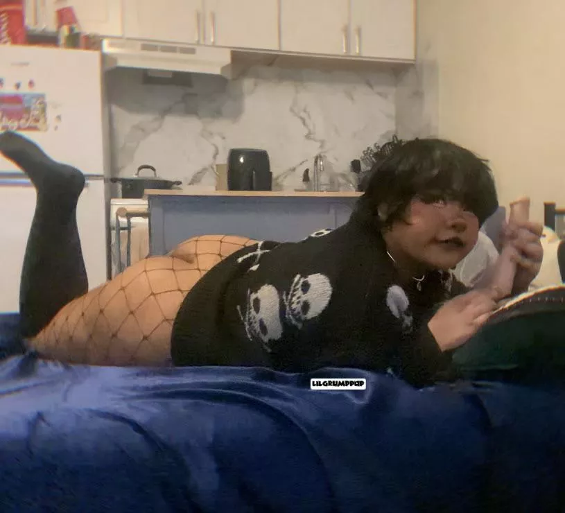 Do you like thick bois like me? Lol posted by LilGrumpPup