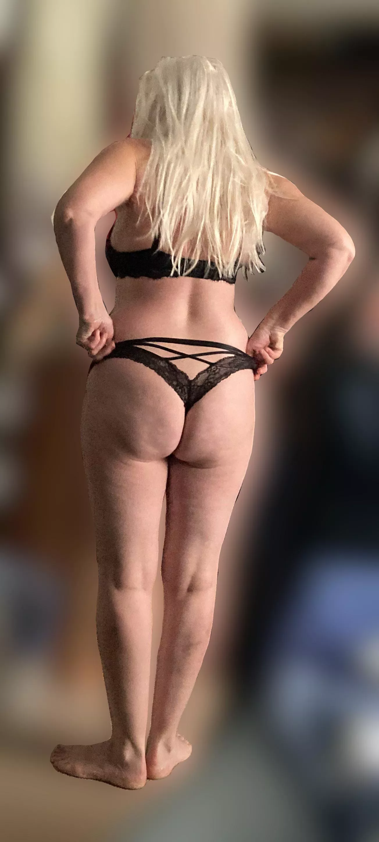 Dressed for Thursday but dreaming of Friday posted by Bonvivants