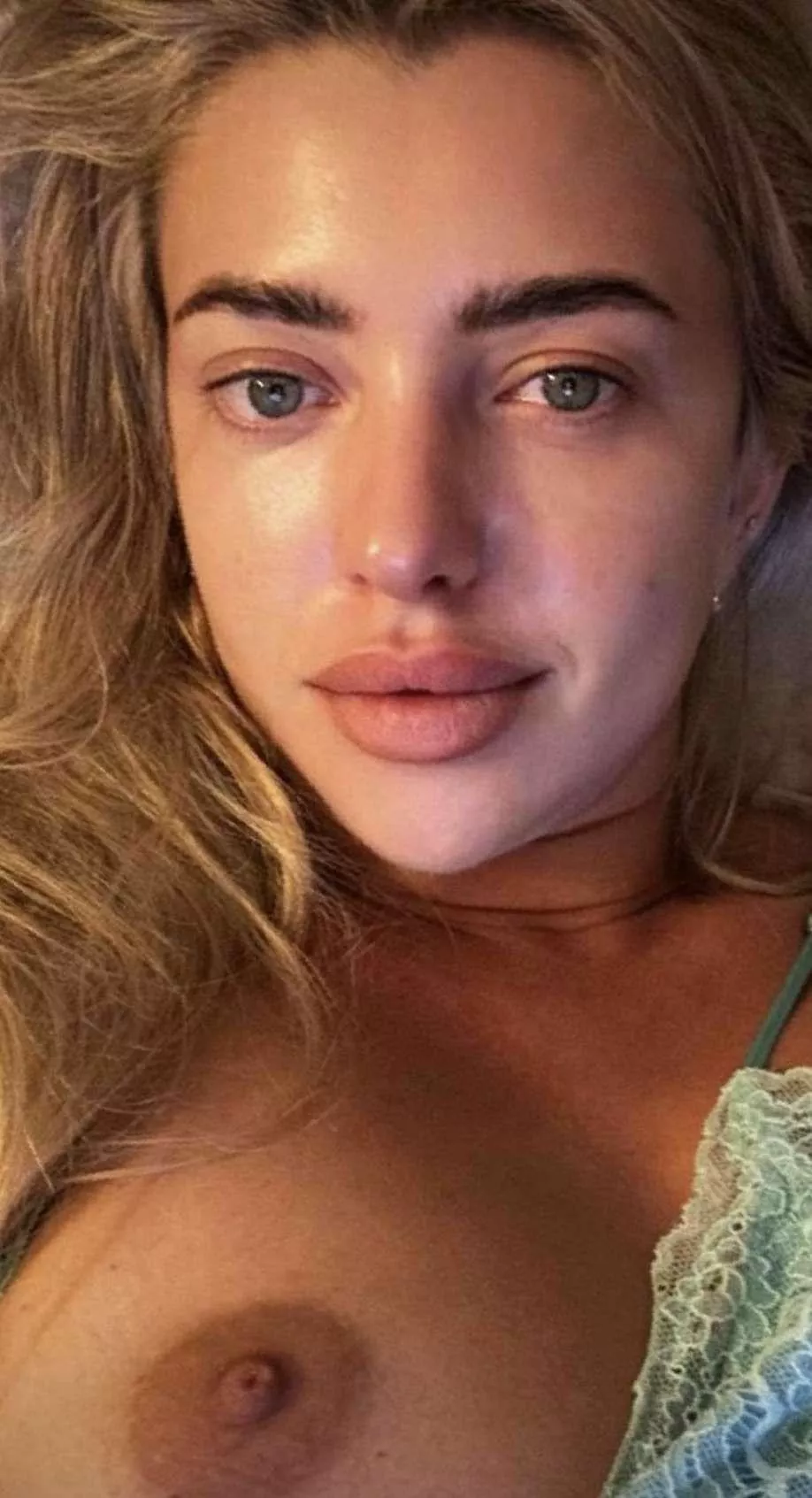 every evening I will send you a naked selfie posted by hepDinghy