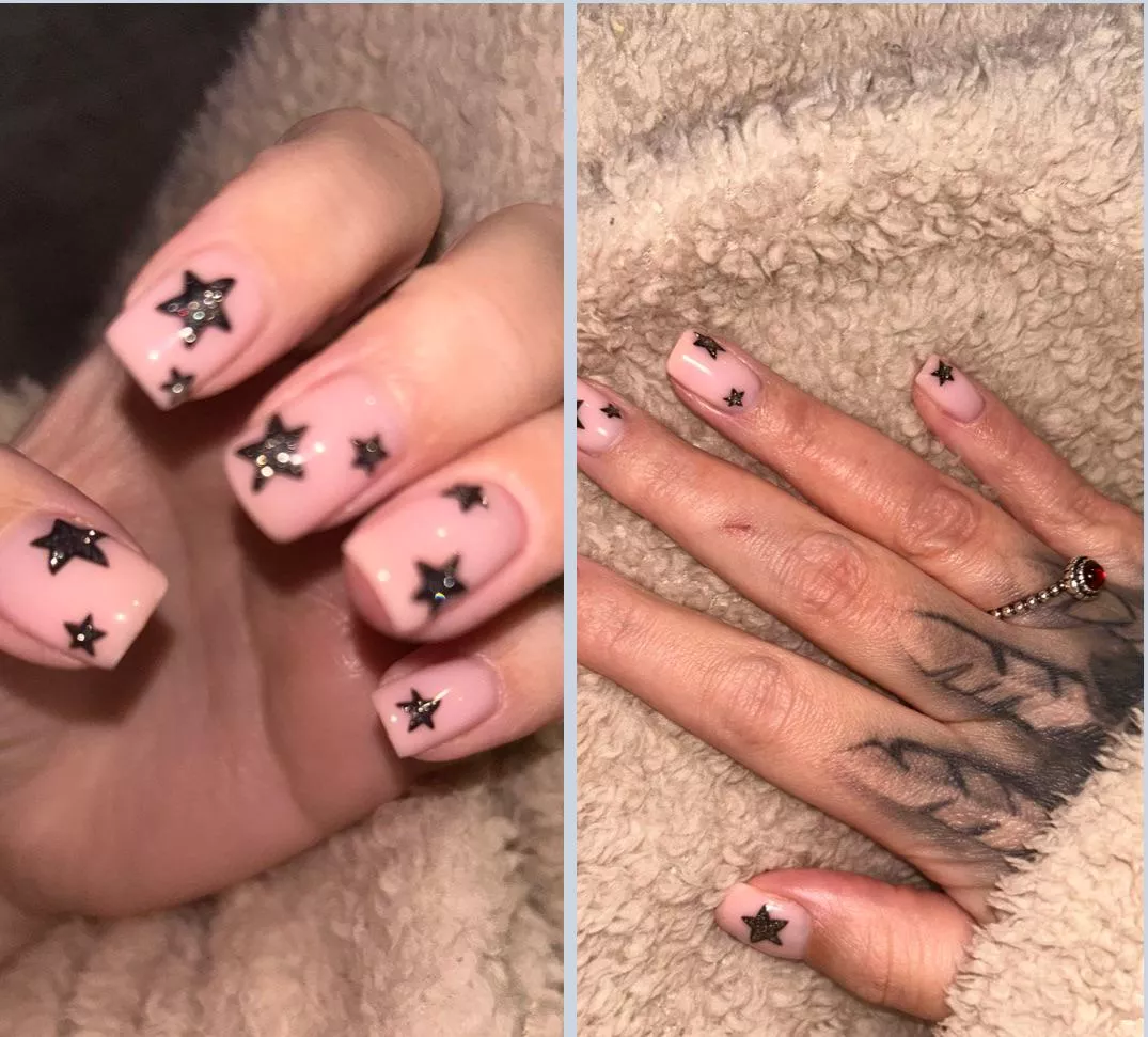 fresh nails 👸🏼 posted by prettylilfeet_