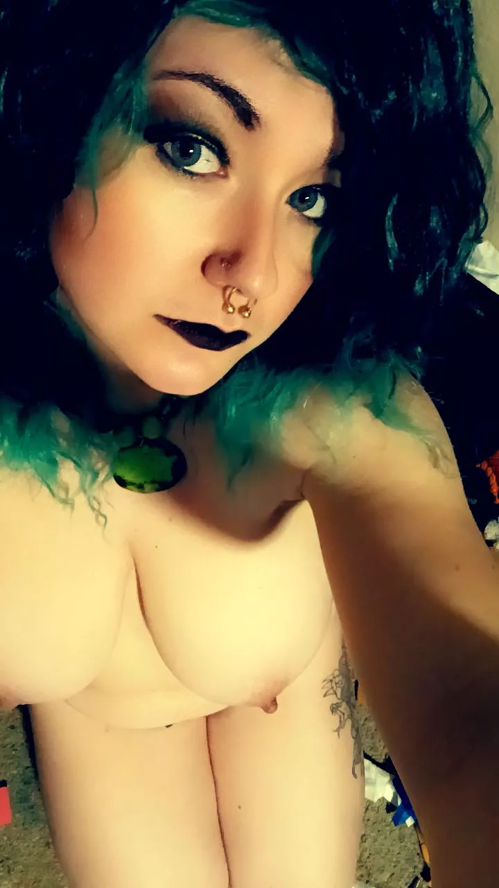 Giving off Medusa vibes, lol💕 posted by Quartz19