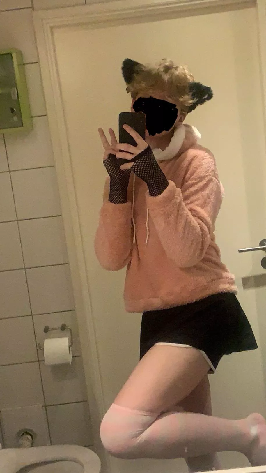 Haaiiiii :3 posted by BunchaRandomShi