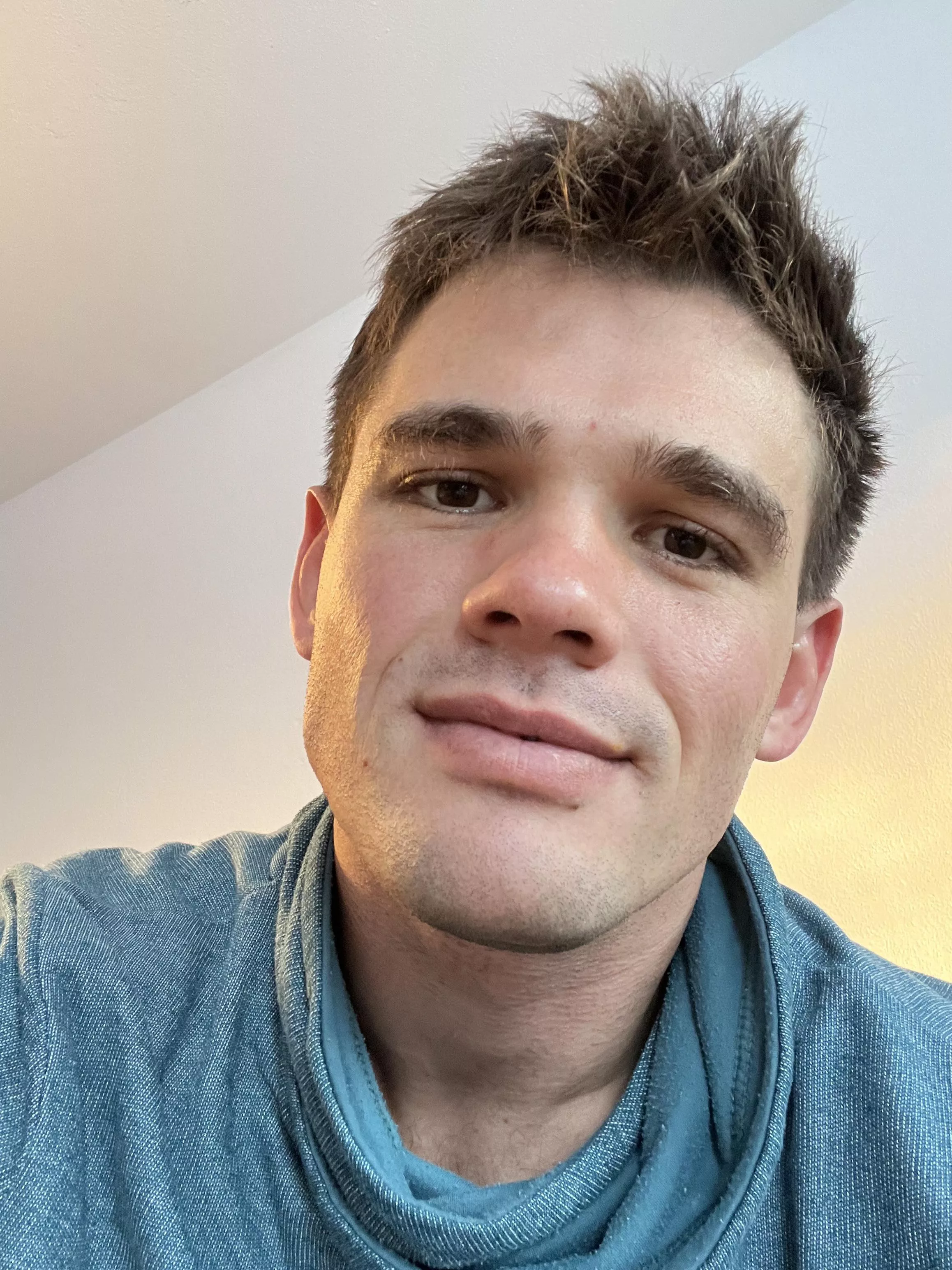 Happy Friyay boys posted by Hiker_West