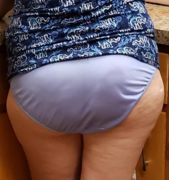 Hey boys, I hope you like the panties I'm wearing right now. Their already getting damp between my legs. posted by Beautiful_Contest631