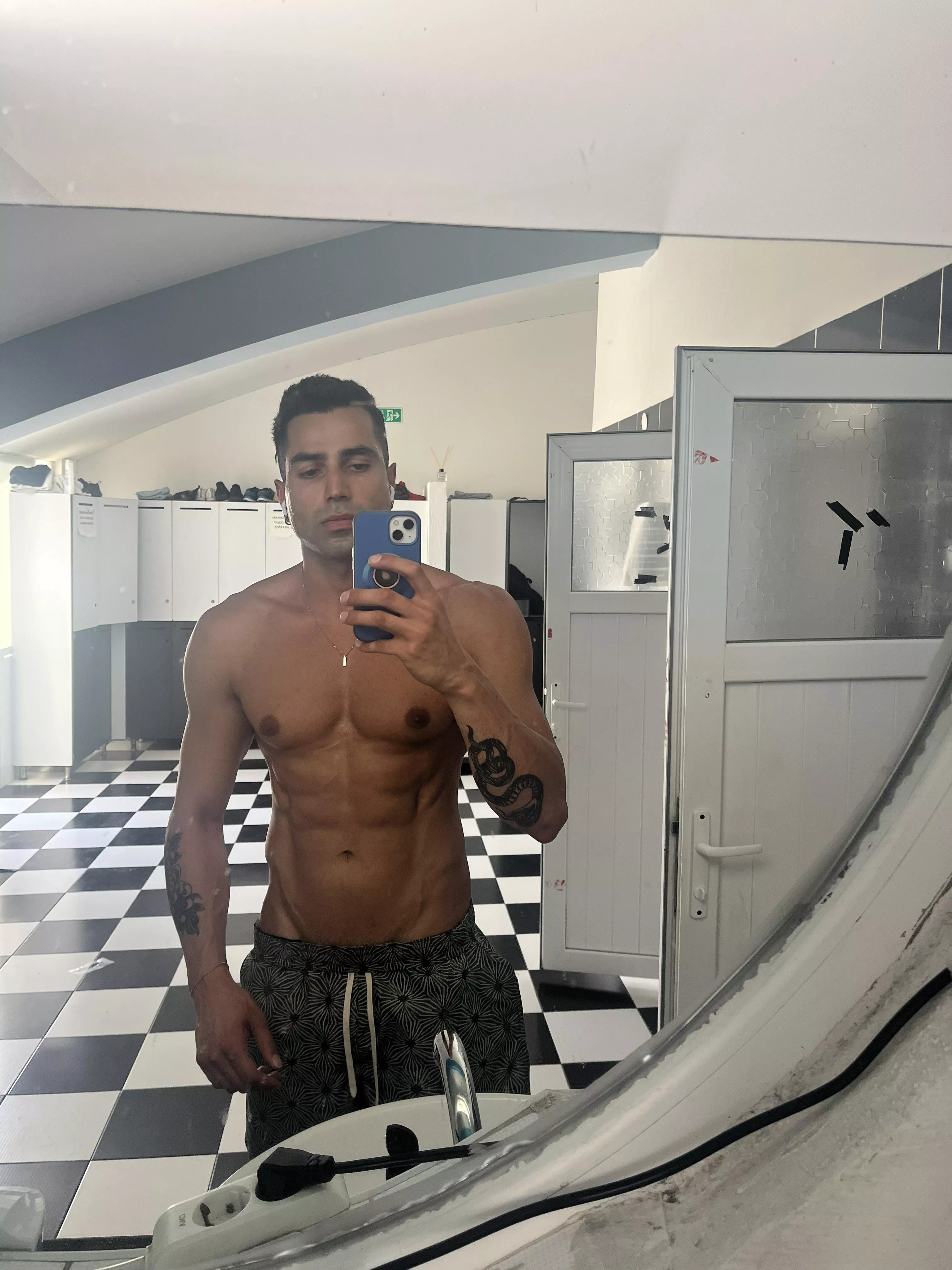 Hey hey 😘 posted by Lapzn1