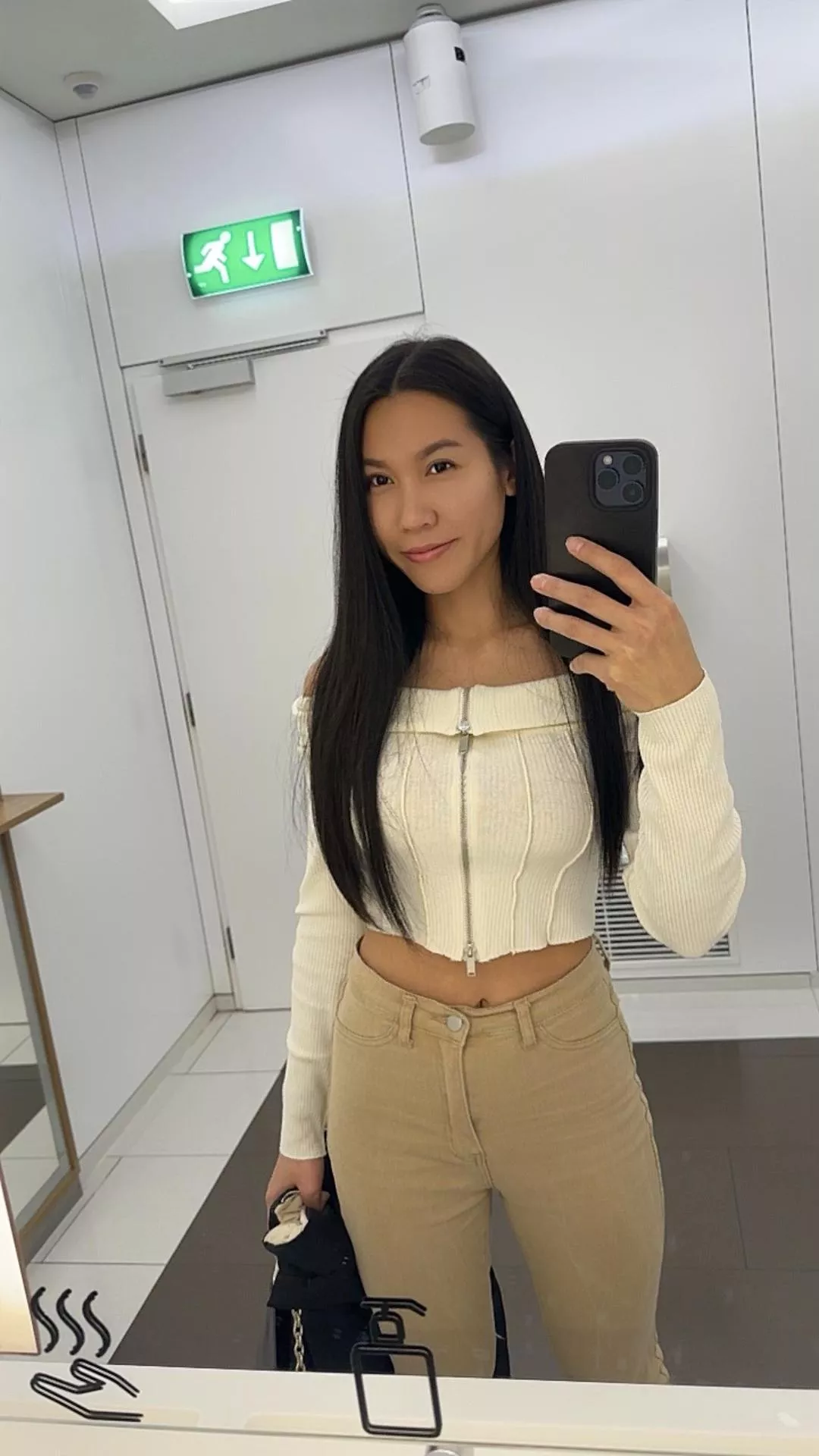 hii! wanna hug? posted by deliberatelyelite81