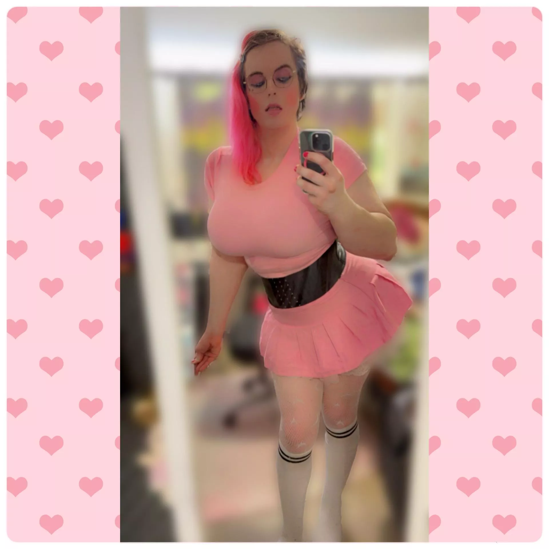 how come I look like this, on a Friday night && the only thing getting boned is my waistline? 😭 posted by the_mandalwhorian