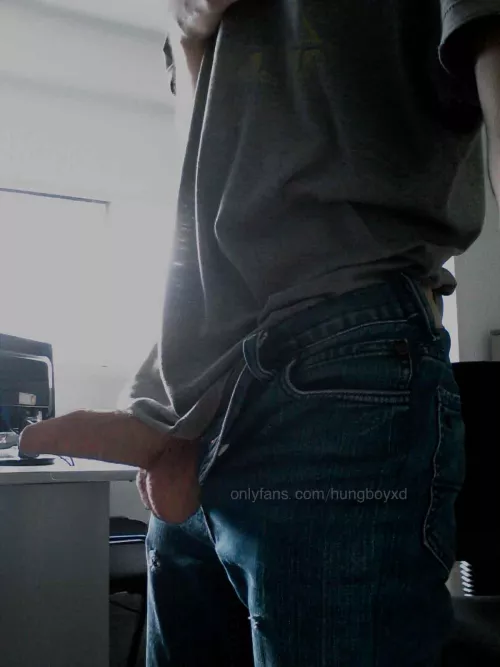 i had to do this at office, hope the cameras wont see this by hungboyxd