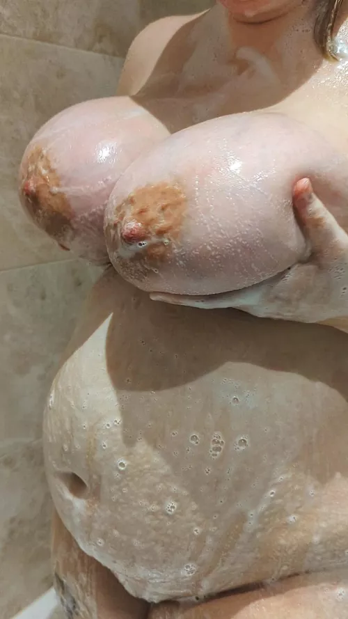 I hear pregnancy curves are loved in here? by BustyyBella34H