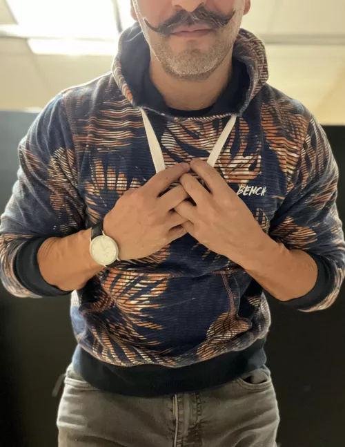 I know the rules, pay no attention to the hands! by Future_Poolboy