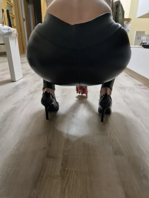 I make you horny with my ass daddy by qlonaMILF