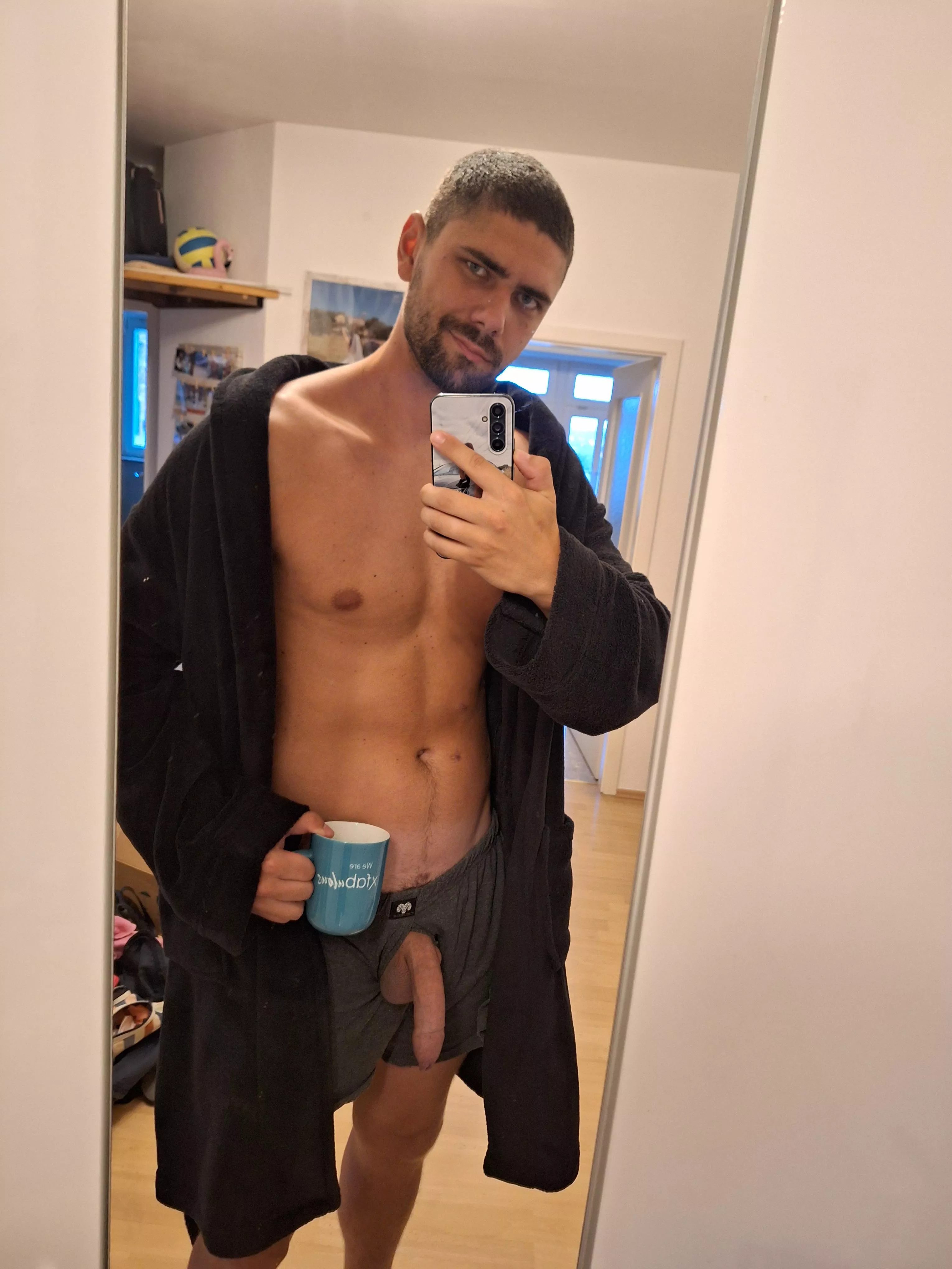 I open the door like this, what's your reaction? (M32) posted by TeflonD0N91