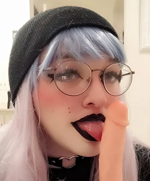 If we were roomates what would you do? 🥰 by LilllyUwU