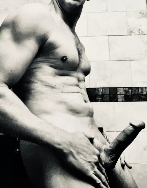 I’m a normal guy but kinda thick … guesses? (42) by NoDonut1020