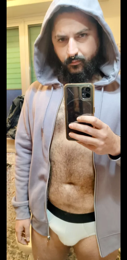 I'm absolutely not a morning person by bearlyfreak