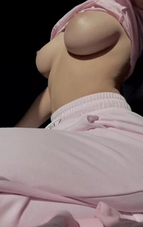 I'm gonna to send nudes to you as many guys as I can, you wanna be next by bootyaaa