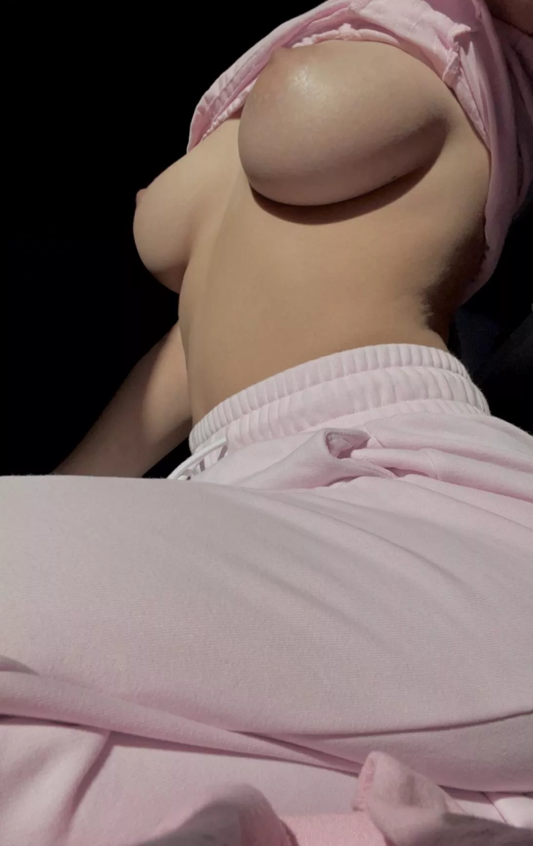 I'm gonna to send nudes to you as many guys as I can, you wanna be next posted by bootyaaa