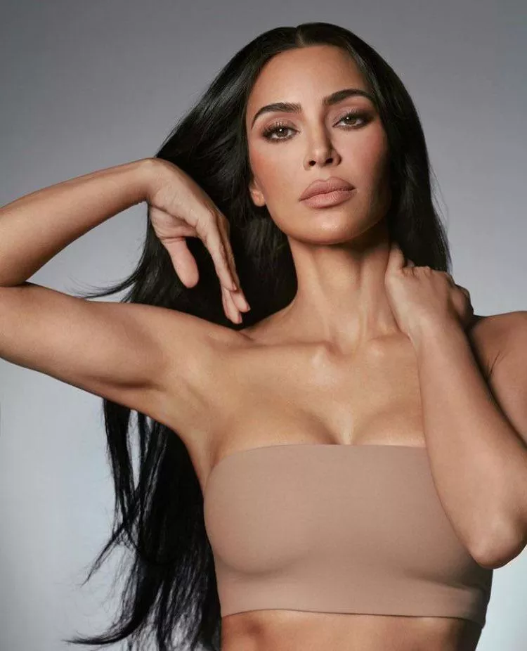 Kim k 🔥🔥🔥 posted by trebor629