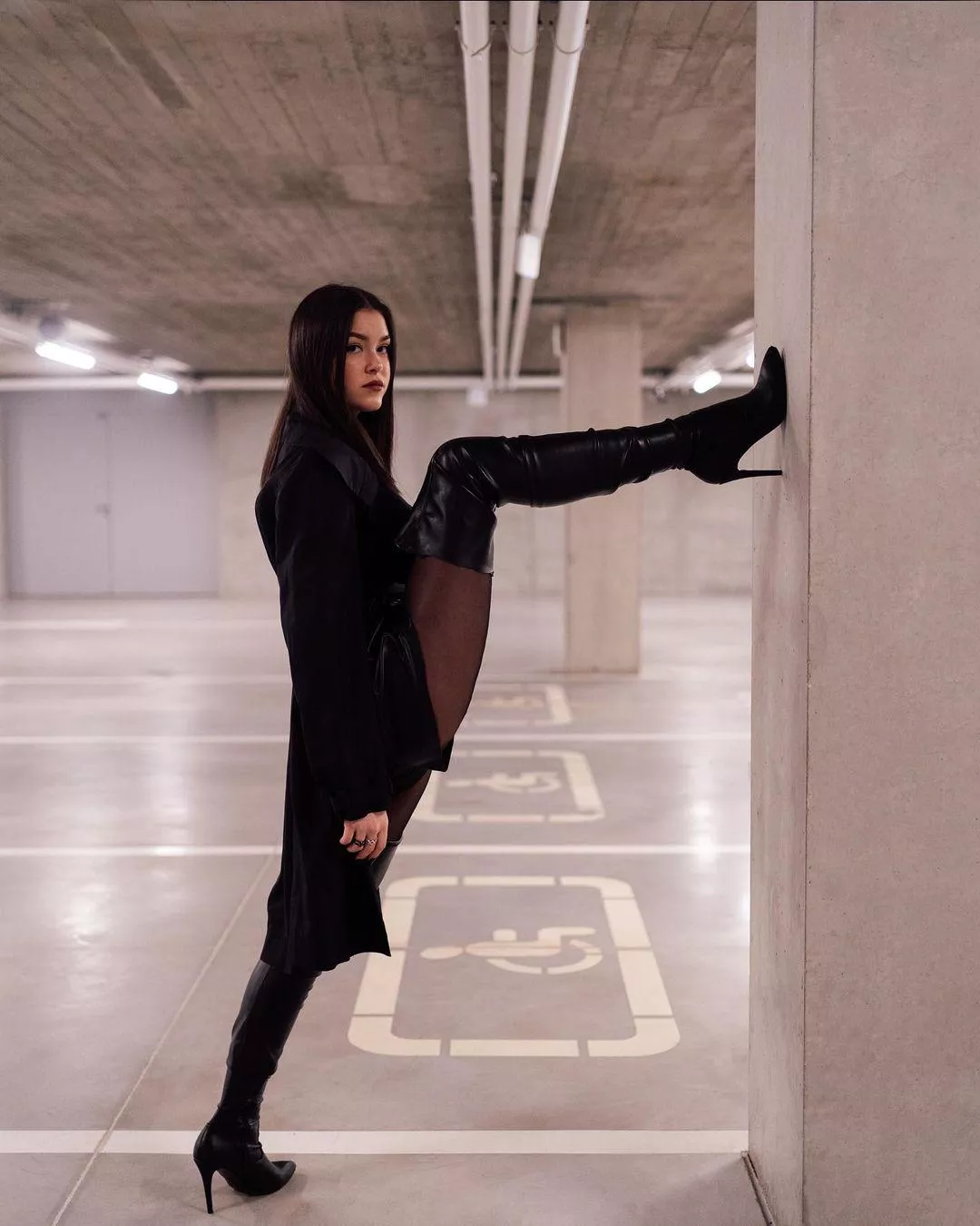 Leg up posted by bluecloth