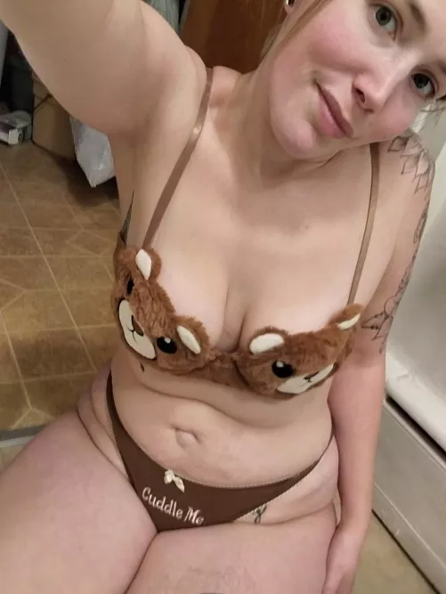 My button is an outtie by marbearrs