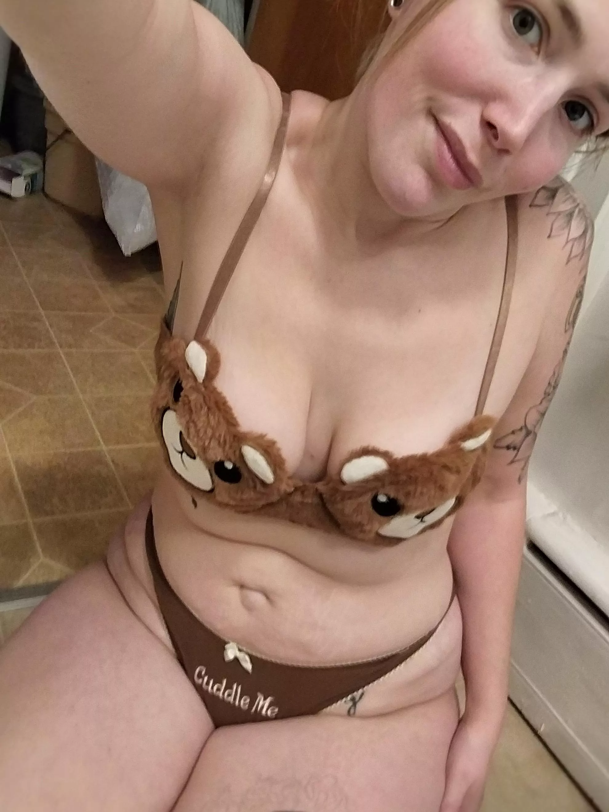 My button is an outtie posted by marbearrs