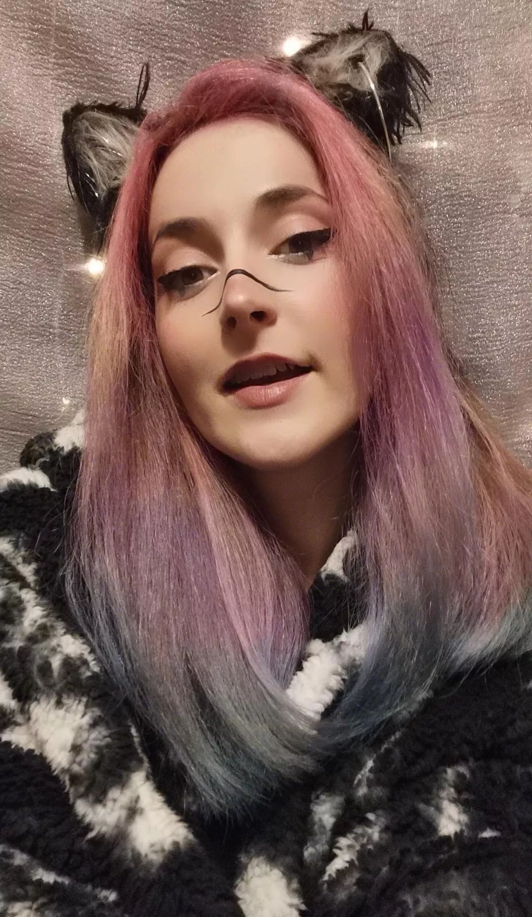 New hair color, do you like it? posted by miremi137