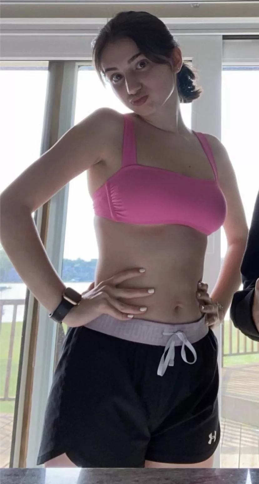 Nice and actually really friendly brunette I met at university:) IUTR posted by Guilty-Ad5196